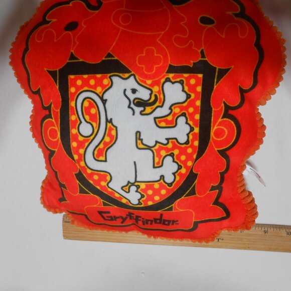 VINTAGE HARRY POTTER EXCELLENT PLUSH PILLOW WIZARDING WORLD GRYFFINDOR VELOUR - Picture 5 of 9